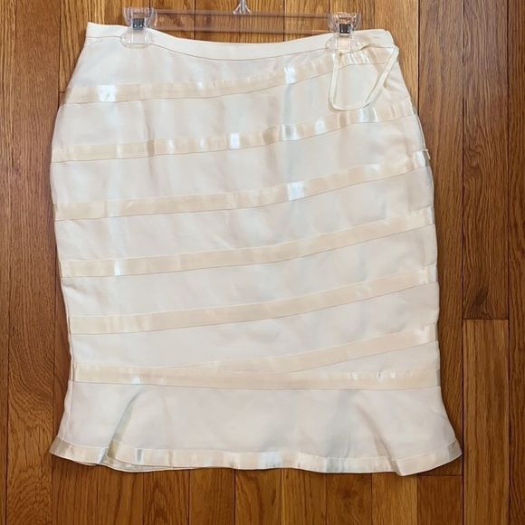 CHIC WHITE IVORY LINEN AND SILK SKIRT SUIT FLARE CUFF - Picture 10 of 16